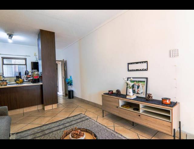 1 BEDROOM APARTMENT FOR SALE IN PAULSHOF